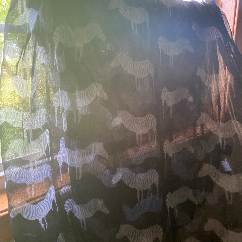 Zebra Scarf - Picture 4 of 5
